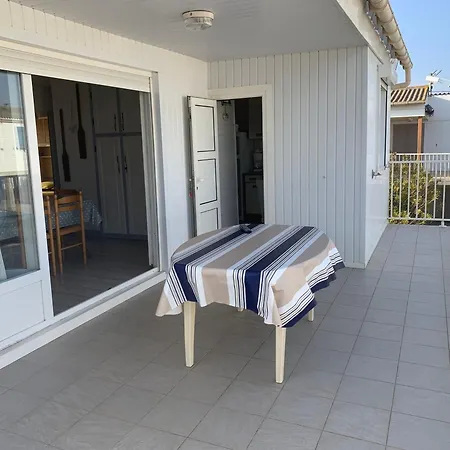 Chalet Confortable A 400 M De La Avec 3 Et Terrasse - 6 Couchages - Fr-1-784-8 Gruissan