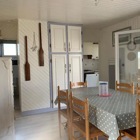 Chalet Confortable A 400 M De La Avec 3 Et Terrasse - 6 Couchages - Fr-1-784-8 Gruissan